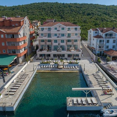 Apartments Adeona Tivat Exterior photo
