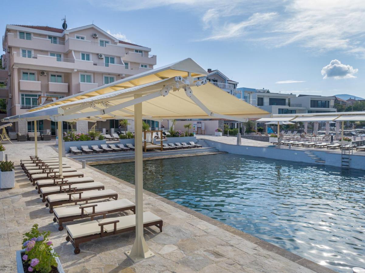 Apartments Adeona Tivat Exterior photo