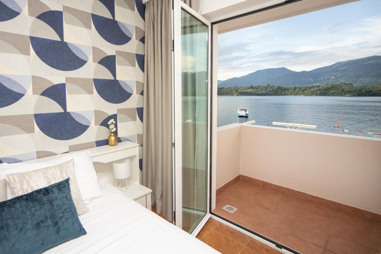 Apartments Adeona Tivat Exterior photo