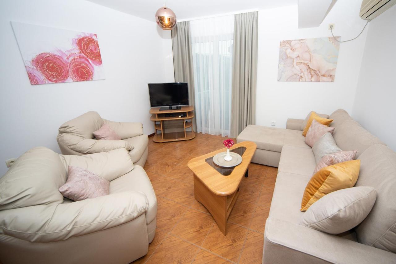 Apartments Adeona Tivat Exterior photo