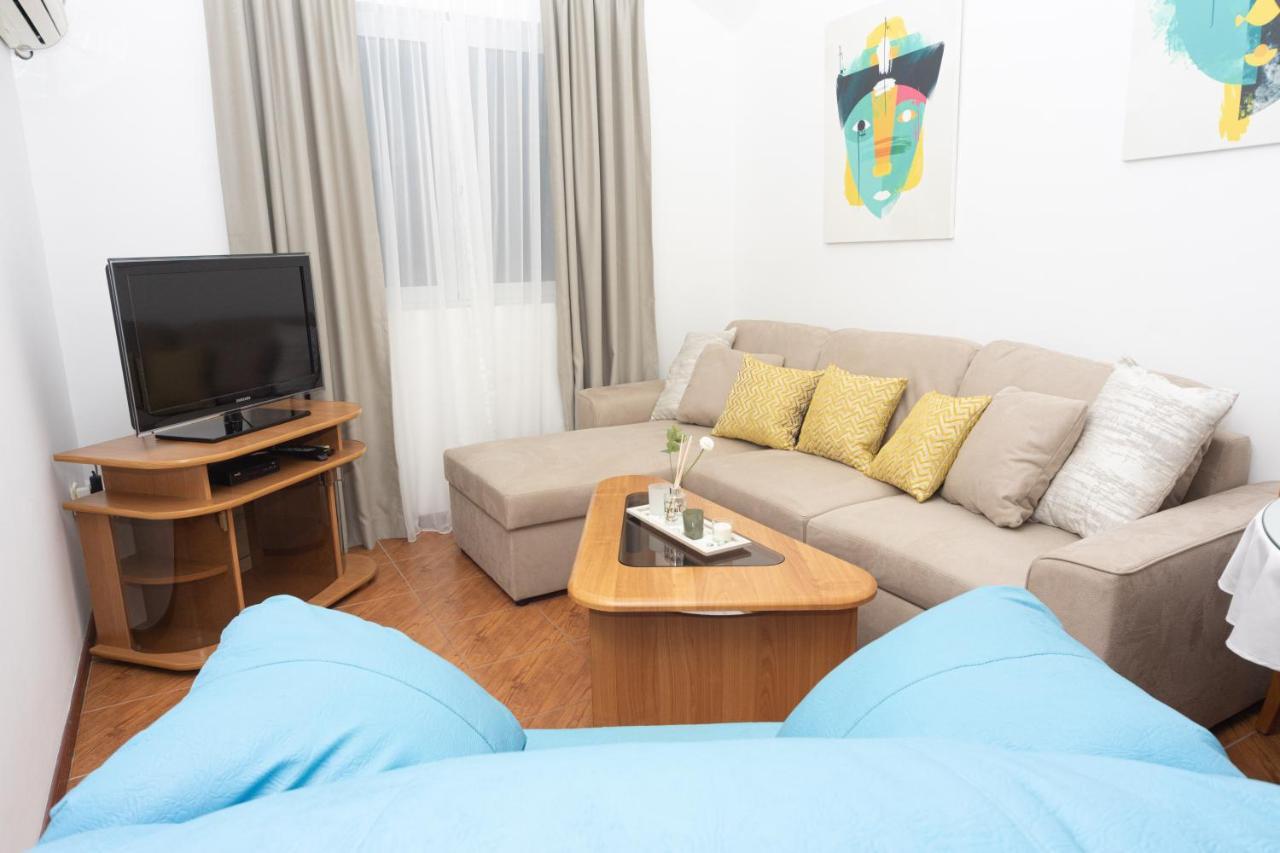 Apartments Adeona Tivat Exterior photo