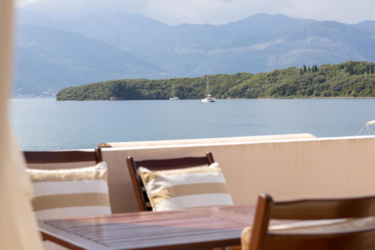 Apartments Adeona Tivat Exterior photo