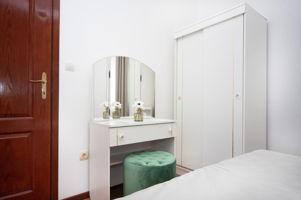 Apartments Adeona Tivat Exterior photo