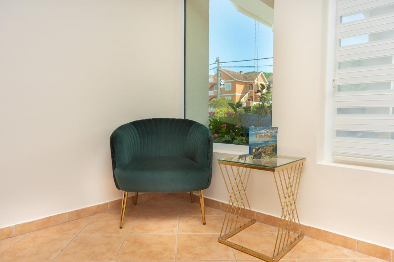 Apartments Adeona Tivat Exterior photo