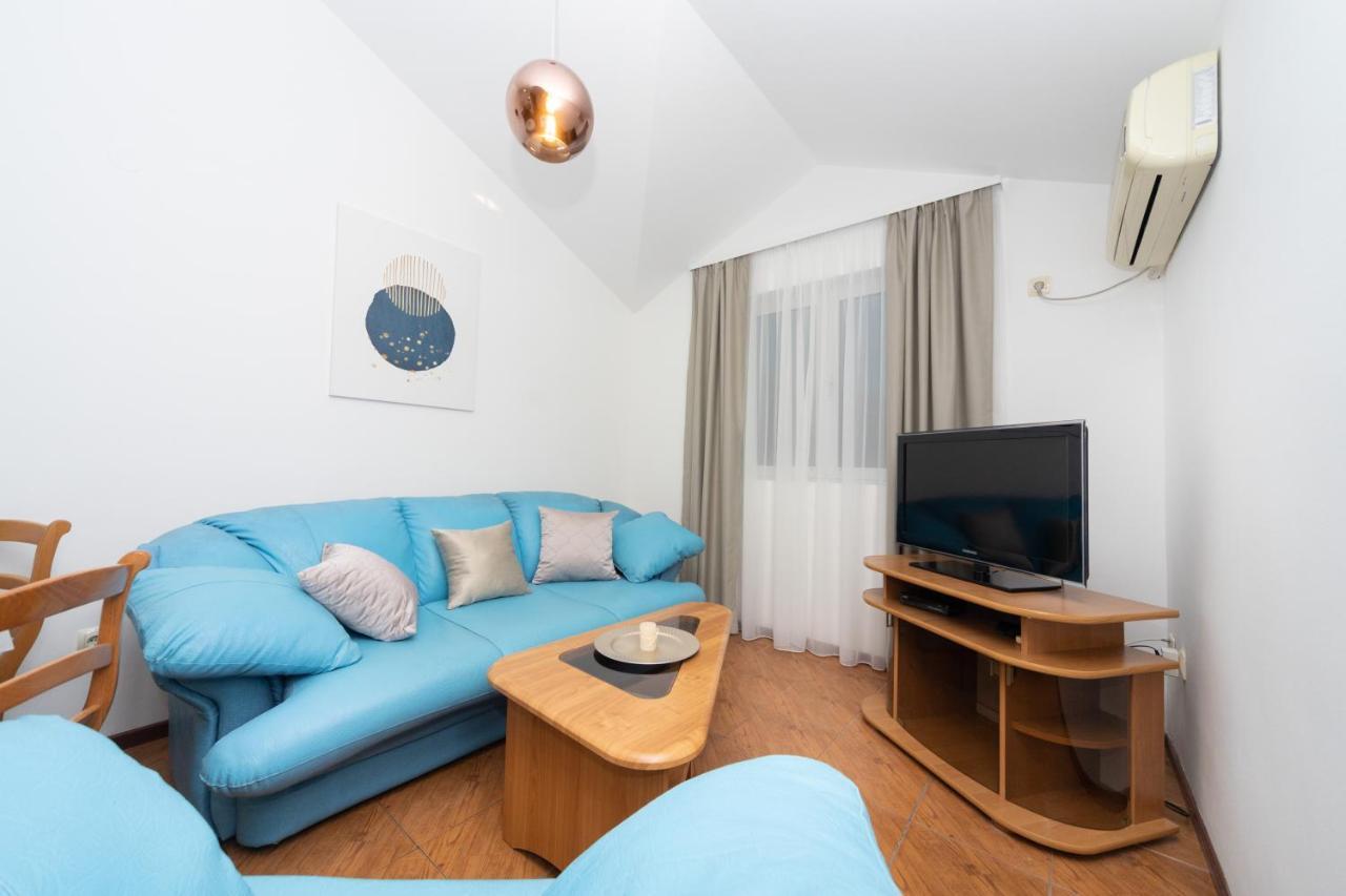 Apartments Adeona Tivat Exterior photo