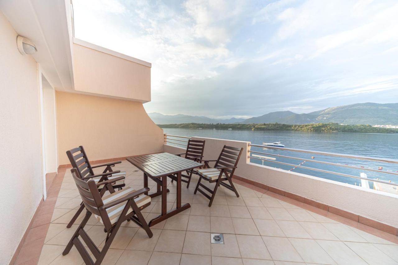 Apartments Adeona Tivat Exterior photo