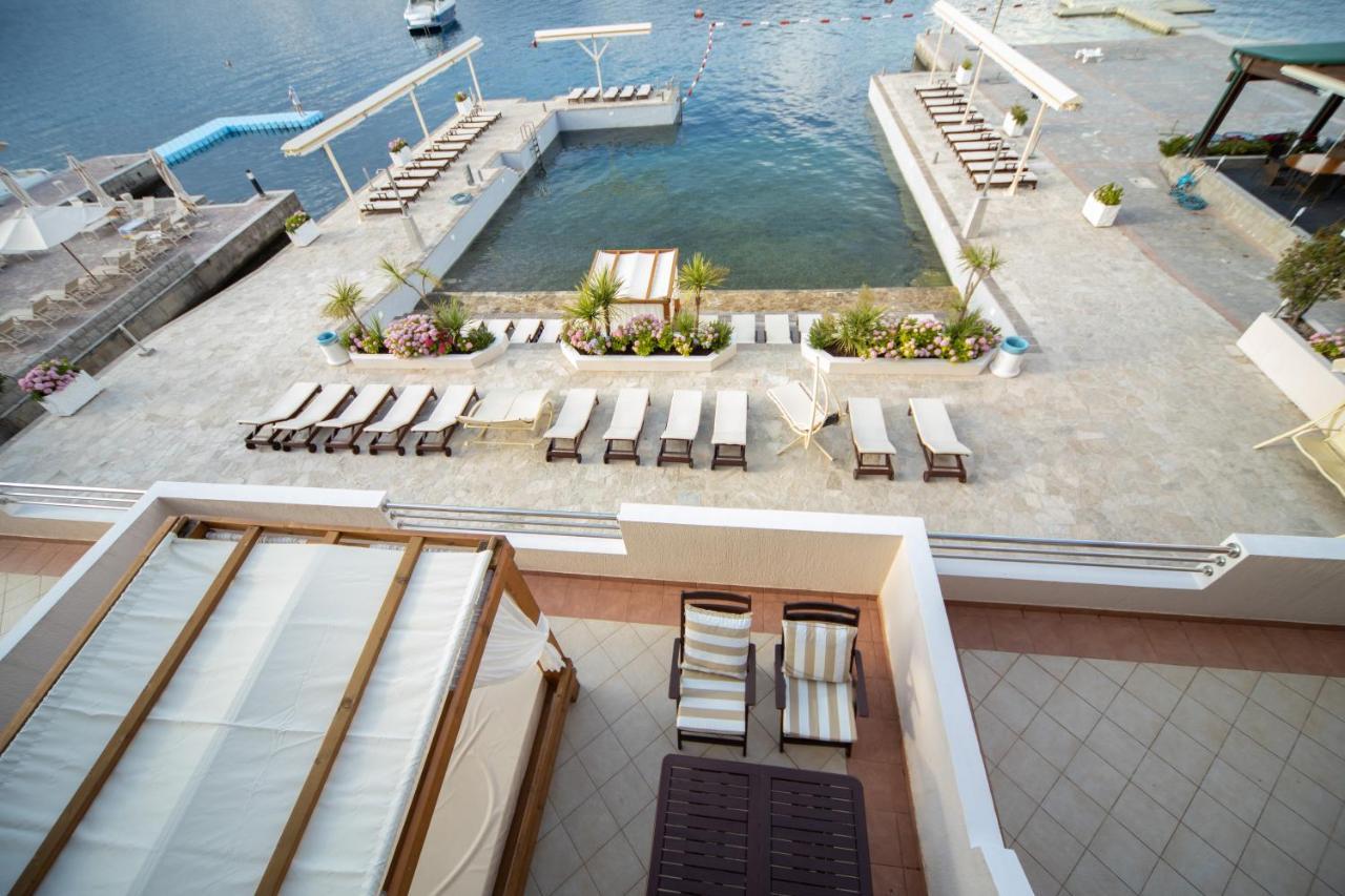Apartments Adeona Tivat Exterior photo